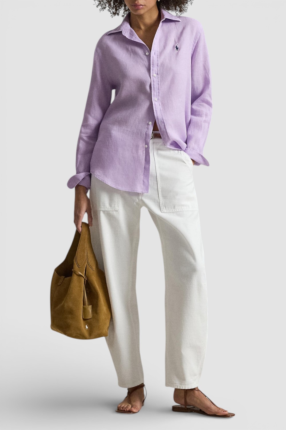 תמונת כל הלוק של חולצה מכופתרת